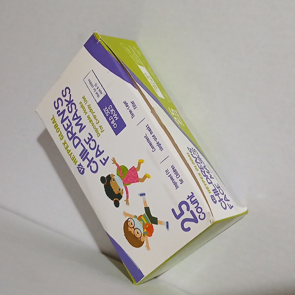 Children Disposal Face Masks for  everyday use ages 6 to 13 25ct NWT